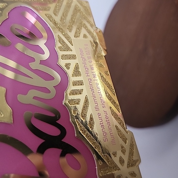 Pur X Barbie Confident Glow Signature Highlighter Pink Taffy & Bubbly - Picture 3 of 12